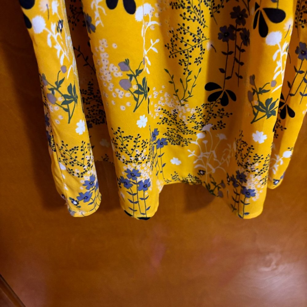 Sienna Sky Off the shoulder yellow flower blouse XS - Picture 7 of 13
